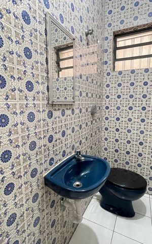Casa à venda com 200m², 4 quartos e 2 vagas Casa à venda com 200m², 4 quartos e 2 vagasBanheiro 3