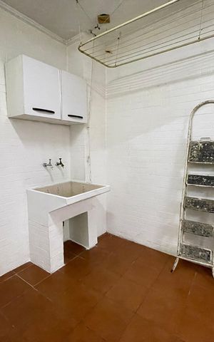 Casa à venda com 200m², 4 quartos e 2 vagas Casa à venda com 200m², 4 quartos e 2 vagasÁrea de Serviço