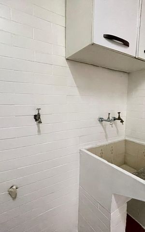 Casa à venda com 200m², 4 quartos e 2 vagas Casa à venda com 200m², 4 quartos e 2 vagasÁrea de Serviço