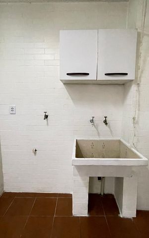 Casa à venda com 200m², 4 quartos e 2 vagas Casa à venda com 200m², 4 quartos e 2 vagasÁrea de Serviço