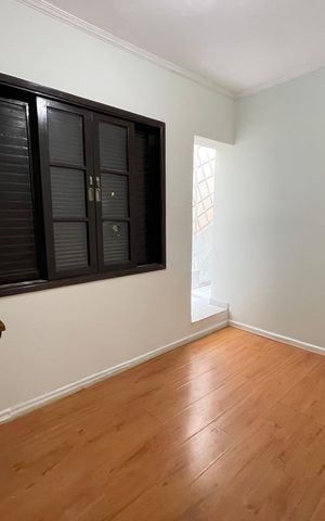 Casa à venda com 200m², 4 quartos e 2 vagas Casa à venda com 200m², 4 quartos e 2 vagasQuarto 2