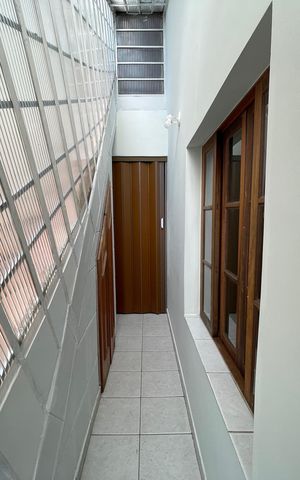 Casa à venda com 200m², 4 quartos e 2 vagas Casa à venda com 200m², 4 quartos e 2 vagasQuarto 2 vista