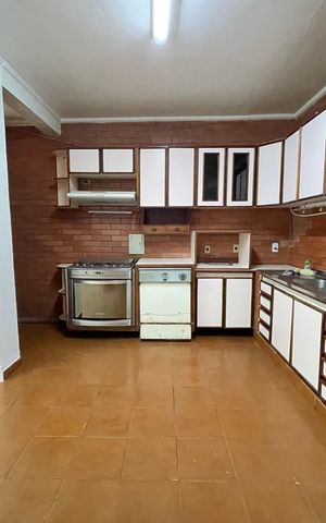 Casa à venda com 200m², 4 quartos e 2 vagas Casa à venda com 200m², 4 quartos e 2 vagasCozinha