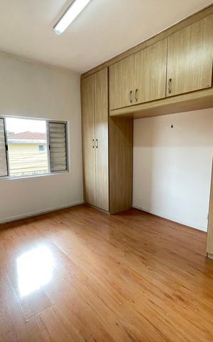 Casa à venda com 200m², 4 quartos e 2 vagas Casa à venda com 200m², 4 quartos e 2 vagasQuarto 4