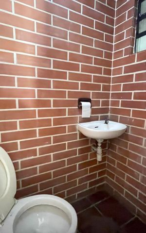 Casa à venda com 200m², 4 quartos e 2 vagas Casa à venda com 200m², 4 quartos e 2 vagasBanheiro 4
