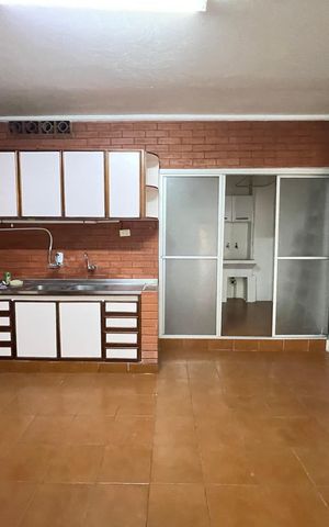 Casa à venda com 200m², 4 quartos e 2 vagas Casa à venda com 200m², 4 quartos e 2 vagasCozinha