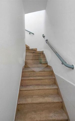 Casa à venda com 208m², 4 quartos e sem vaga