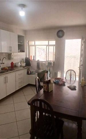Casa à venda com 227m², 3 quartos e 4 vagas