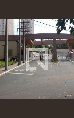 Apartamento à venda com 92m², 2 quartos e 1 vaga Apartamento à venda com 92m², 2 quartos e 1 vagaFachada e portaria