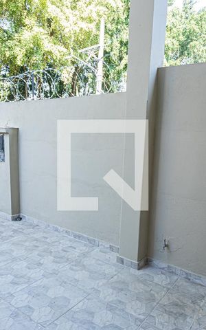 Casa à venda com 273m², 5 quartos e 4 vagas Casa à venda com 273m², 5 quartos e 4 vagasQuintal e garagem