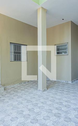 Casa à venda com 273m², 5 quartos e 4 vagas Casa à venda com 273m², 5 quartos e 4 vagasQuintal e garagem