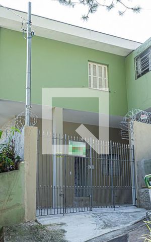 Casa à venda com 273m², 5 quartos e 4 vagas Casa à venda com 273m², 5 quartos e 4 vagasFachada