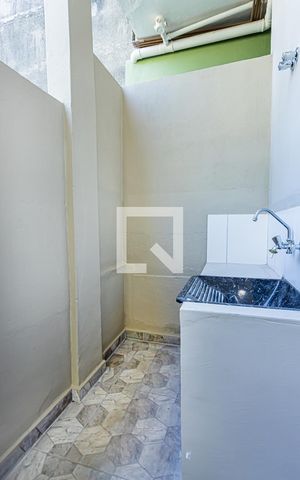 Casa à venda com 273m², 5 quartos e 4 vagas Casa à venda com 273m², 5 quartos e 4 vagasÁreao de serviço casa 2