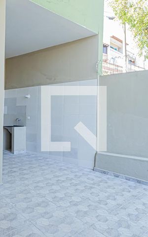 Casa à venda com 273m², 5 quartos e 4 vagas Casa à venda com 273m², 5 quartos e 4 vagasQuintal e garagem