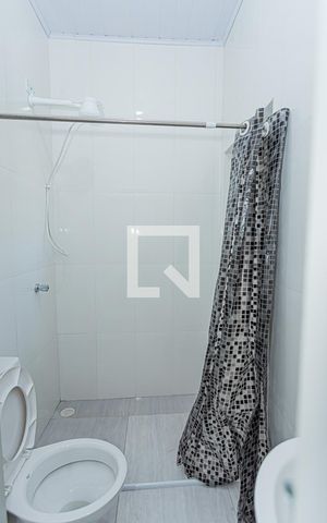 Casa à venda com 273m², 5 quartos e 4 vagas Casa à venda com 273m², 5 quartos e 4 vagasBanheiro casa 1