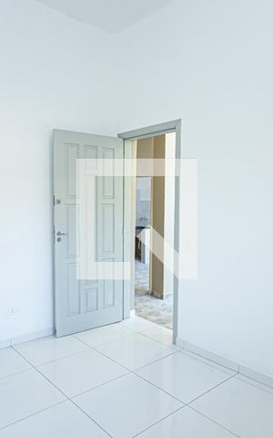 Casa à venda com 273m², 5 quartos e 4 vagas Casa à venda com 273m², 5 quartos e 4 vagasCozinha casa 1