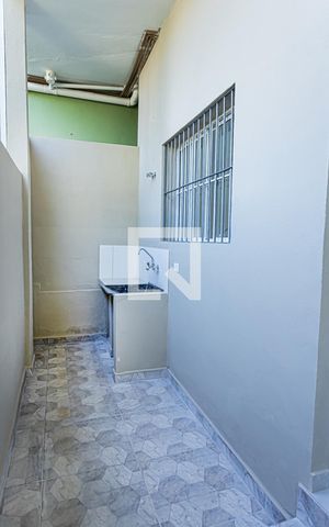 Casa à venda com 273m², 5 quartos e 4 vagas Casa à venda com 273m², 5 quartos e 4 vagasQuintal e garagem