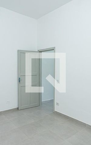 Casa à venda com 273m², 5 quartos e 4 vagas Casa à venda com 273m², 5 quartos e 4 vagasSala/Quarto casa 2