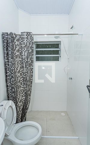 Casa à venda com 273m², 5 quartos e 4 vagas Casa à venda com 273m², 5 quartos e 4 vagasBanheiro casa 2