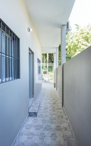 Casa à venda com 273m², 5 quartos e 4 vagas Casa à venda com 273m², 5 quartos e 4 vagasQuintal e garagem