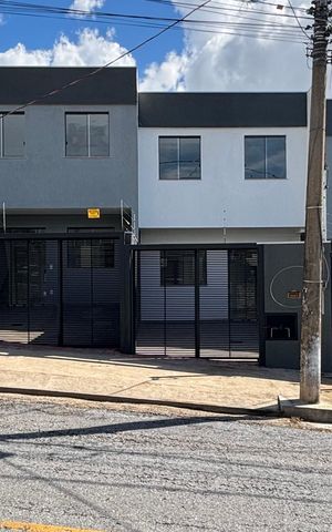 Casa à venda com 152m², 3 quartos e 1 vaga Casa à venda com 152m², 3 quartos e 1 vagaFachada