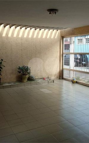Casa à venda com 200m², 3 quartos e 3 vagas