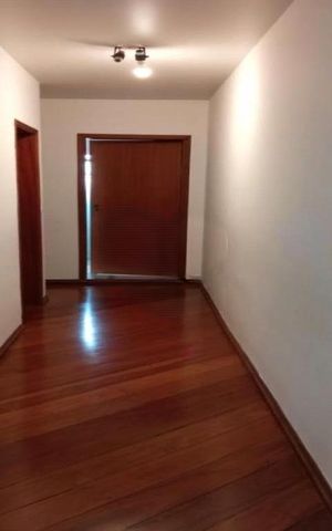 Casa à venda com 200m², 3 quartos e 3 vagas