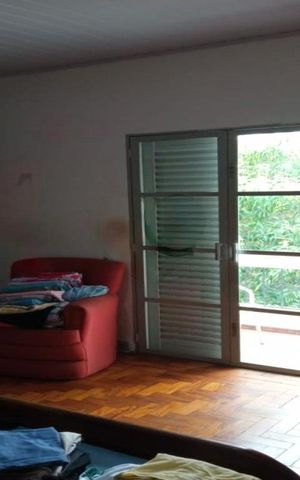 Casa à venda com 243m², 6 quartos e 2 vagas