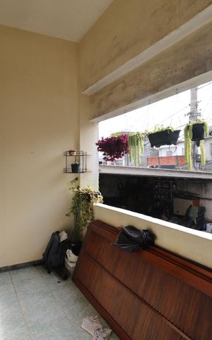 Casa à venda com 170m², 4 quartos e 3 vagas Casa à venda com 170m², 4 quartos e 3 vagasVaranda