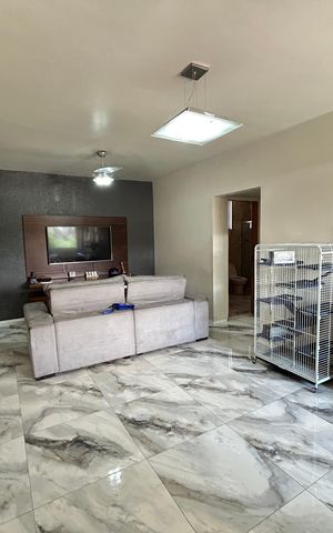 Casa à venda com 210m², 3 quartos e sem vagaSala