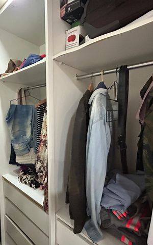 Casa à venda com 210m², 3 quartos e sem vagaCloset da suíte