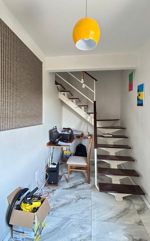 Casa à venda com 210m², 3 quartos e sem vagaEscada