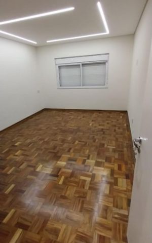 Casa à venda com 197m², 3 quartos e 2 vagas Casa à venda com 197m², 3 quartos e 2 vagasQuarto