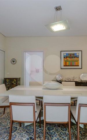 Casa de condomínio à venda com 900m², 4 quartos e 6 vagas