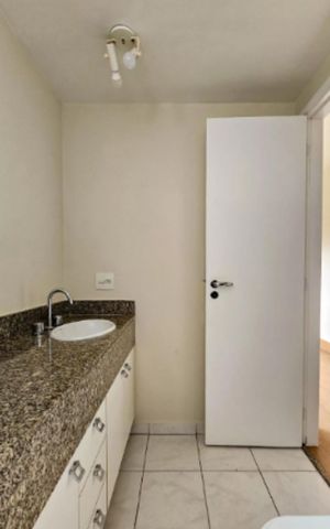 Apartamento à venda com 132m², 3 quartos e 2 vagas Apartamento à venda com 132m², 3 quartos e 2 vagasBanheiro