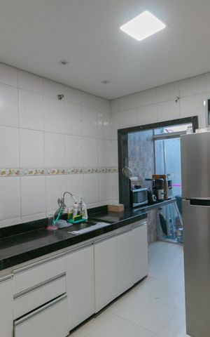 Casa à venda com 200m², 3 quartos e 2 vagas