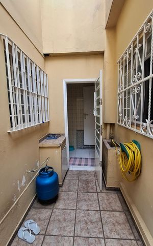Casa à venda com 180m², 3 quartos e 2 vagasÁrea externa
