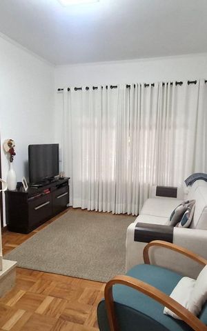Casa à venda com 180m², 3 quartos e 2 vagasSala