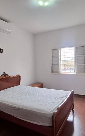 Casa à venda com 180m², 3 quartos e 2 vagasQuarto
