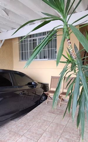 Casa à venda com 180m², 3 quartos e 2 vagasÁrea externa