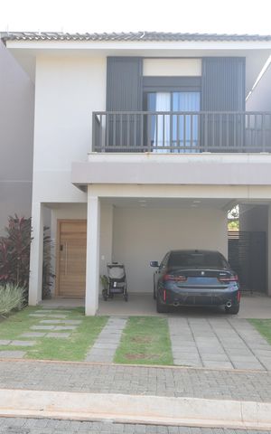 Casa de condomínio à venda com 145m², 3 quartos e 2 vagasFachada