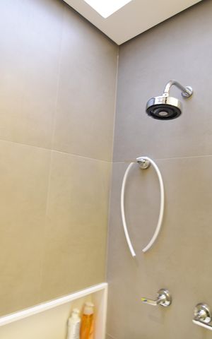 Casa de condomínio à venda com 145m², 3 quartos e 2 vagasBanheiro Suíte