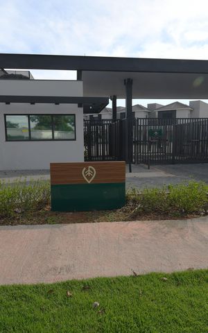 Casa de condomínio à venda com 145m², 3 quartos e 2 vagasFachada e portaria