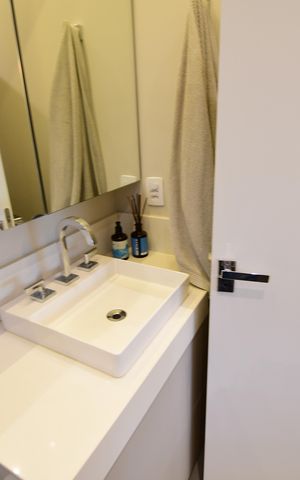 Casa de condomínio à venda com 145m², 3 quartos e 2 vagasBanheiro Suíte