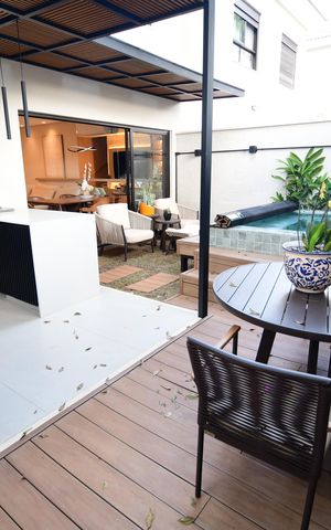 Casa de condomínio à venda com 145m², 3 quartos e 2 vagasPiscina