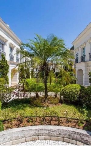 Casa à venda com 424m², 4 quartos e 4 vagas Casa à venda com 424m², 4 quartos e 4 vagasÁrea Comum