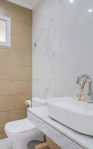 Casa à venda com 424m², 4 quartos e 4 vagas Casa à venda com 424m², 4 quartos e 4 vagasBanheiro