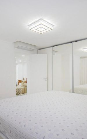 Casa à venda com 424m², 4 quartos e 4 vagas Casa à venda com 424m², 4 quartos e 4 vagasQuarto