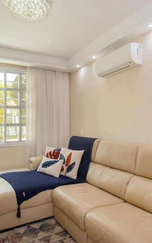 Casa à venda com 424m², 4 quartos e 4 vagas Casa à venda com 424m², 4 quartos e 4 vagasQuarto