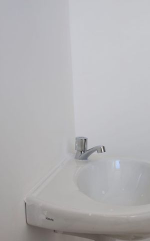 Apartamento à venda com 46m², 2 quartos e 1 vaga Apartamento à venda com 46m², 2 quartos e 1 vagaBanheiro Social